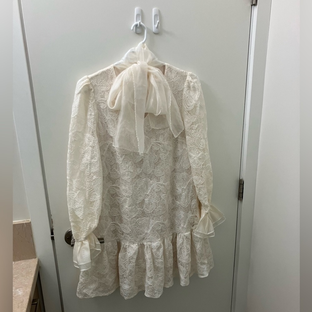 Pretty lace long sleeve mini dress with bow tie like new preppy